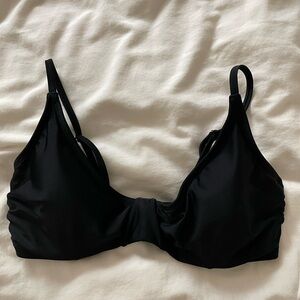Athleta Black Bikini top size 34 D/DD